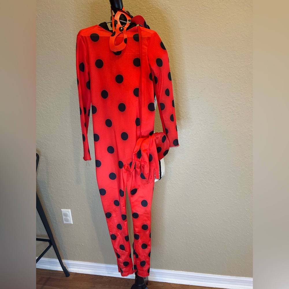 Miraculous Ladybug-Halloween Costume (medium 6-7)